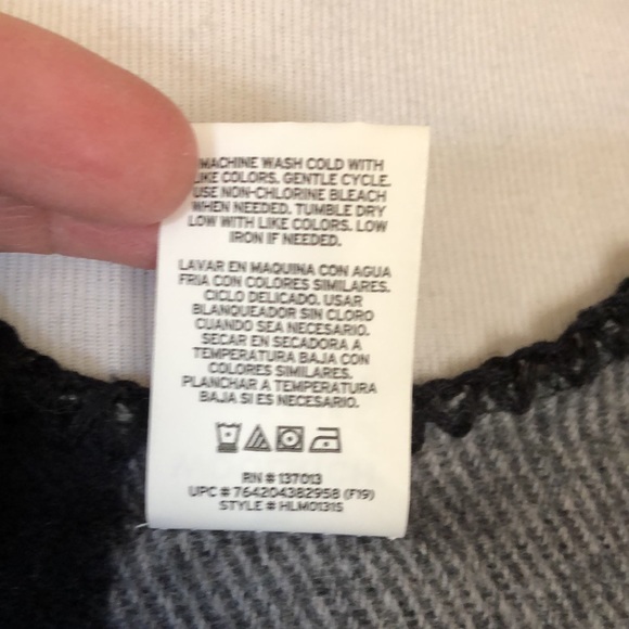 WOOLRICH Size OSFA Poncho Wrap - Blanket wrap PLAID Gray & Black $118 NEW - Picture 10 of 16